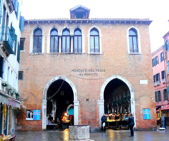 Fish market in Venice.JPG